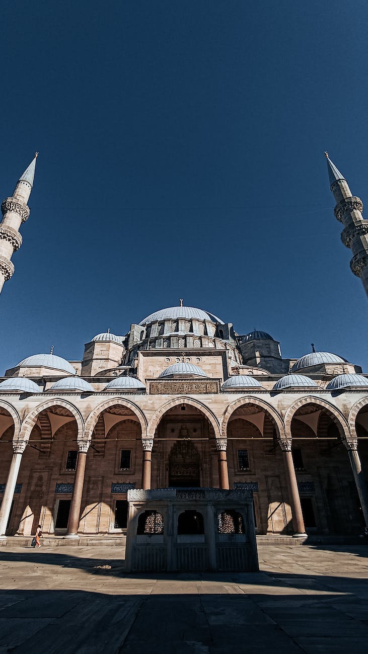 traditional mosque building