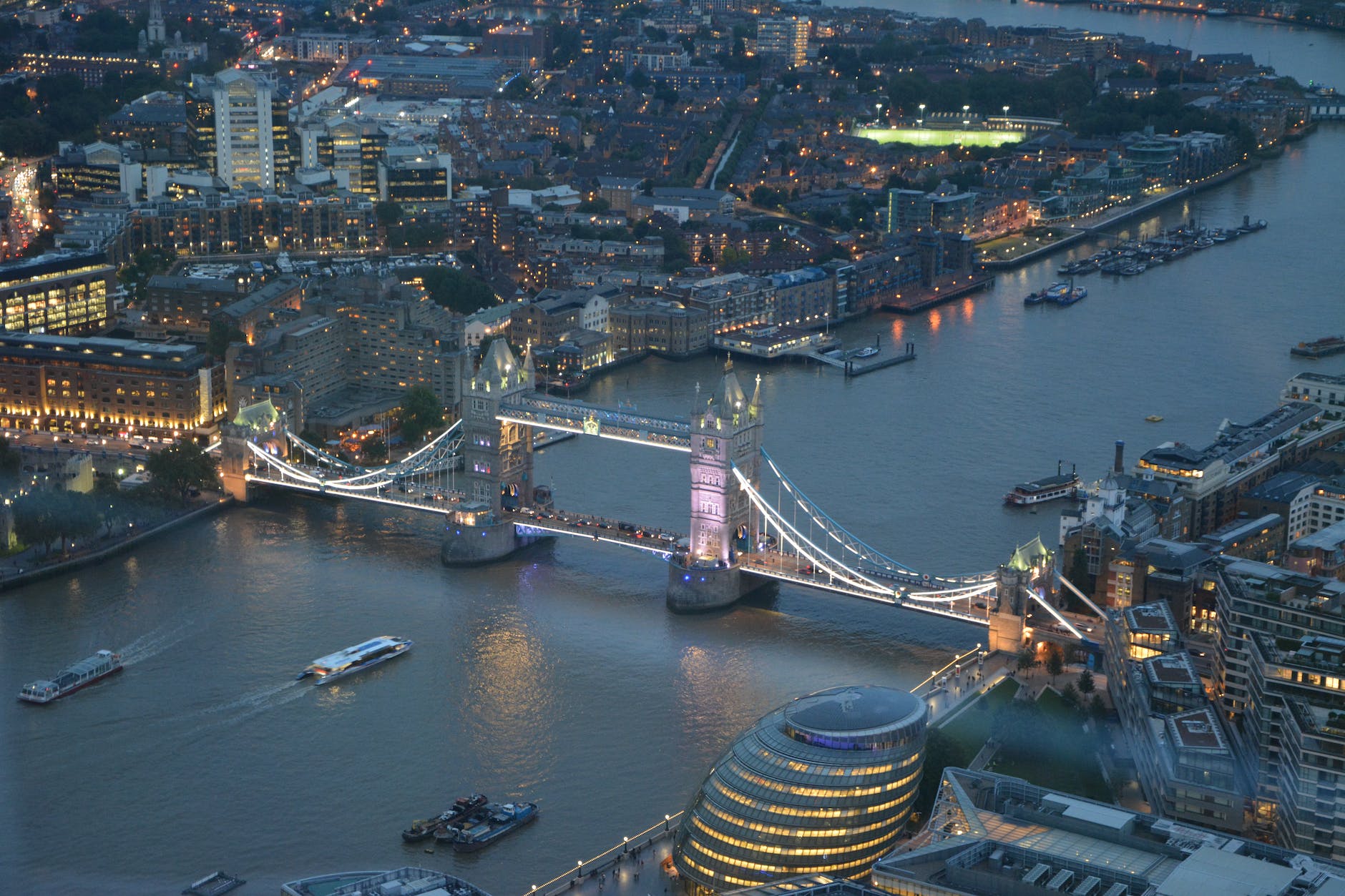 tower bridge of london