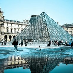 people around louvre museum