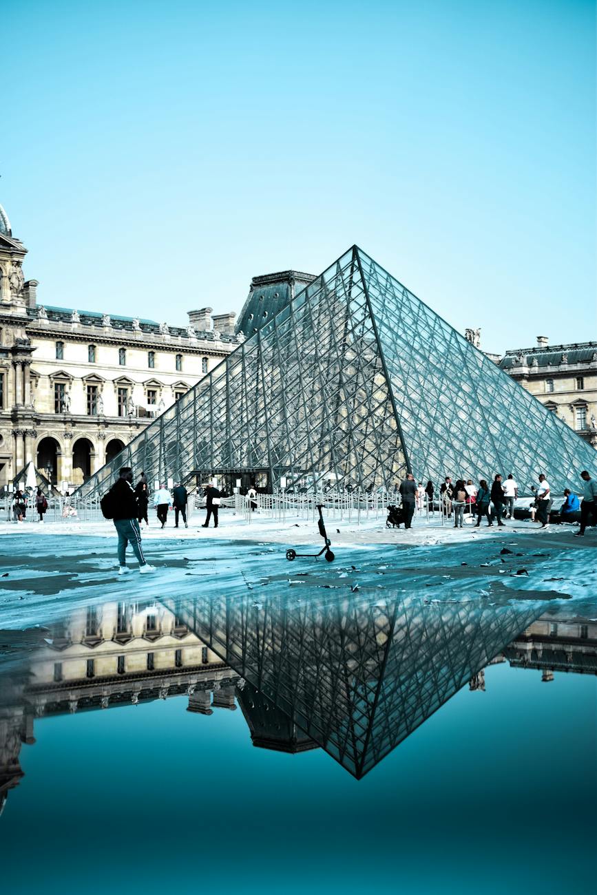 people around louvre museum